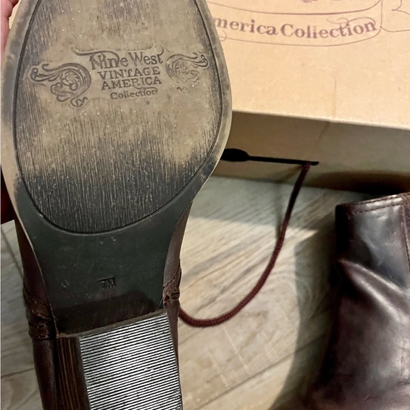 Nine West Vintage America Dark Brown ankle Boots Size 7 M EUC - Picture 2 of 6